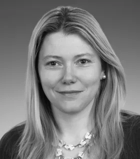 Dr. Csősz Éva